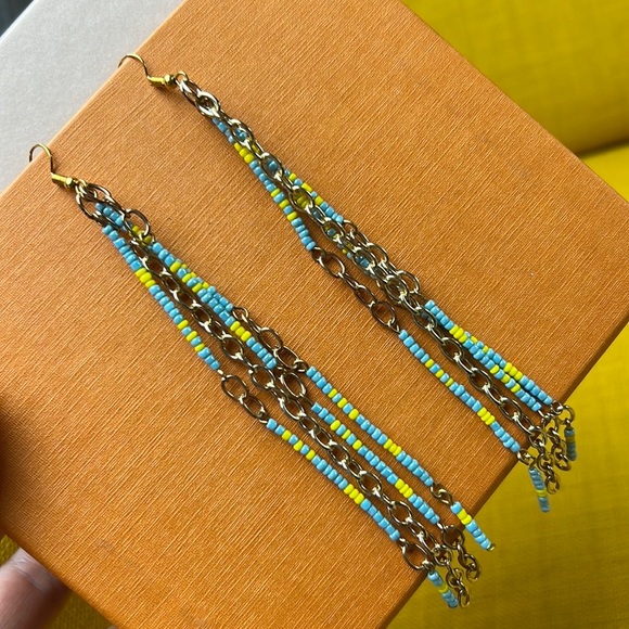 Handcrafted beaded gold tone blue yellow  earrings 💛💙 maxi 5.5” long 🆕 - Picture 6 of 7